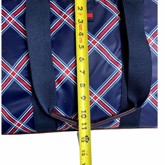 NWT TOMMY HILFIGER WEEKENDER BAG - Picture 5 of 16
